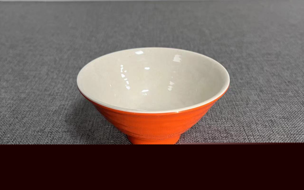 愛馬仕橙密胺材質的碗